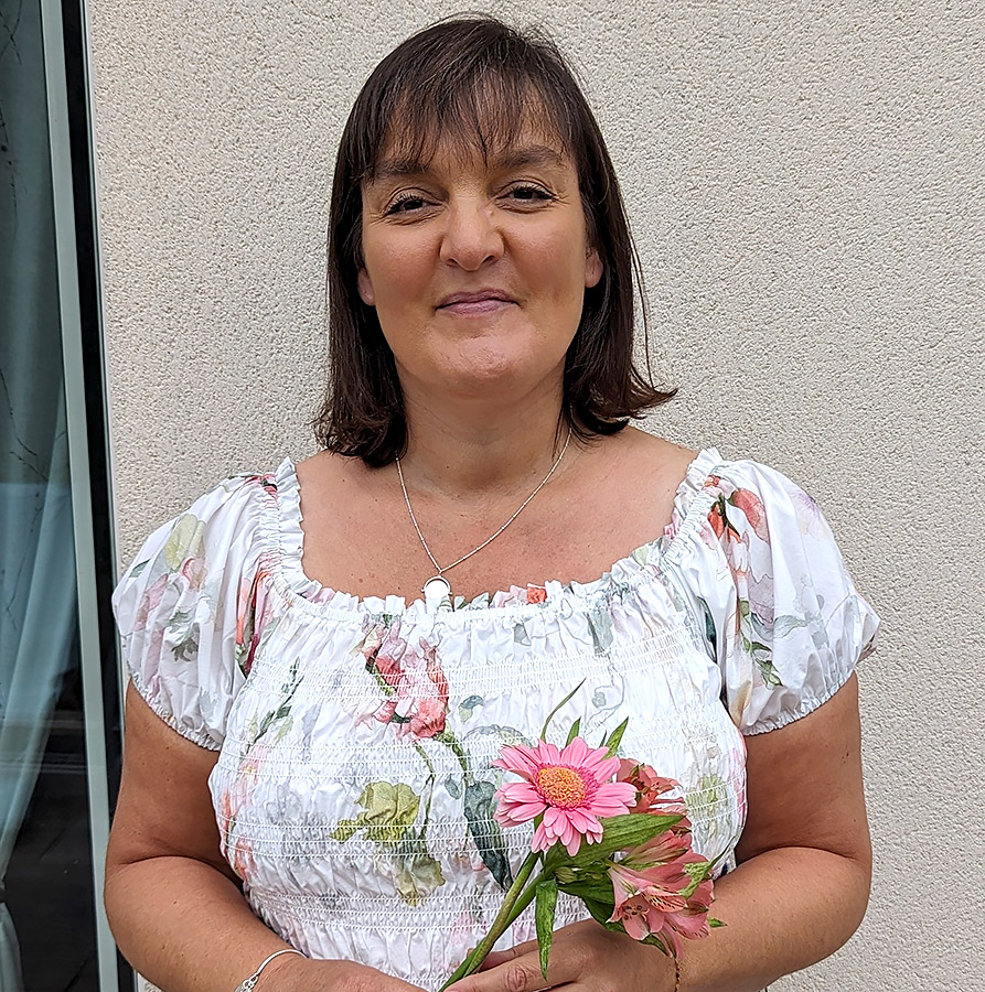 Linda Cardona-Potier - 
Secr&eacute;taire